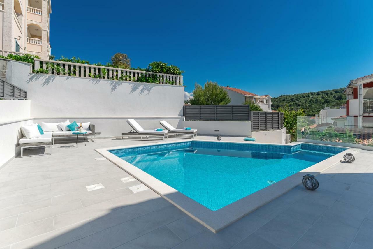 Villa Miholina - With Heated Swimming Pool 特罗吉尔 外观 照片