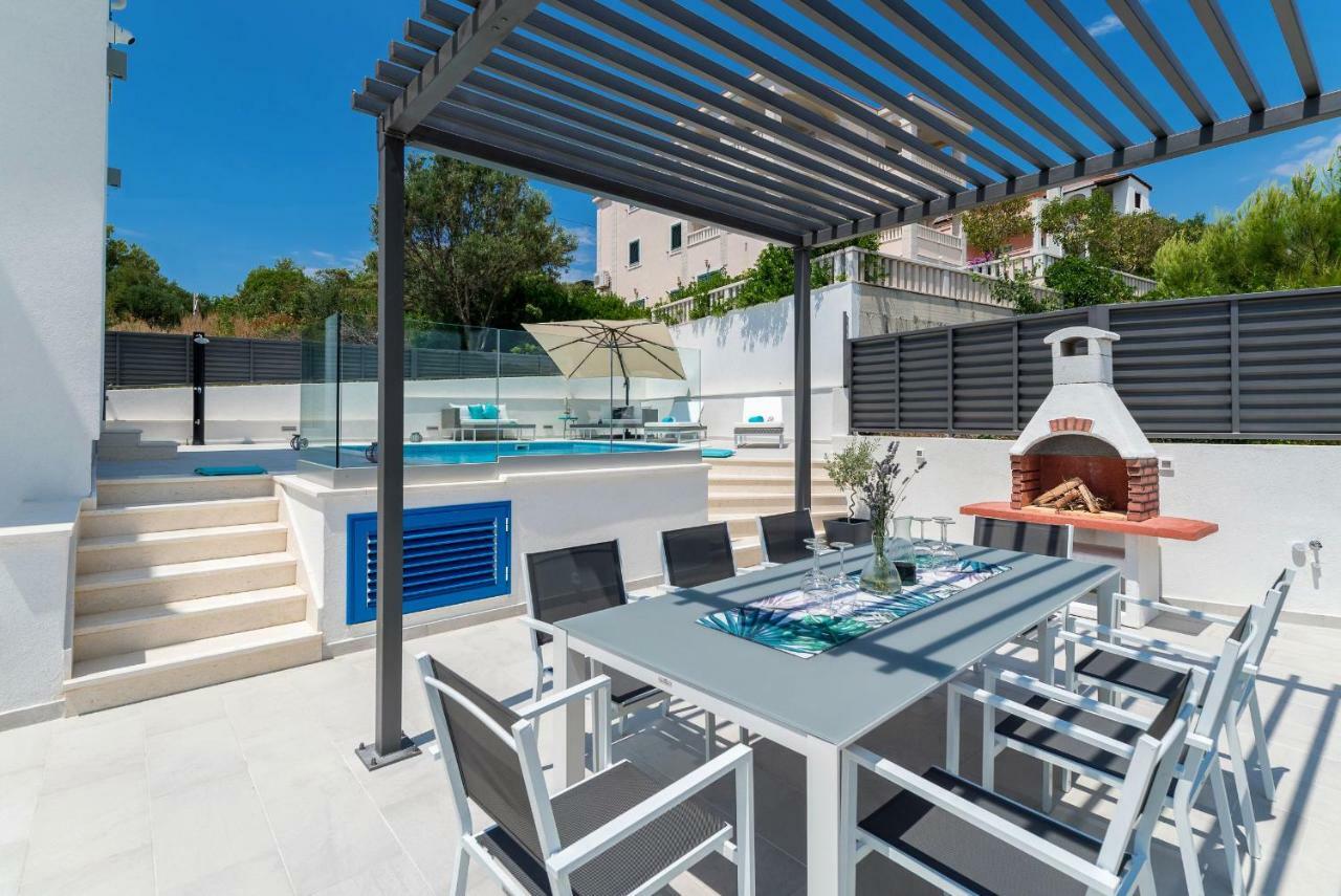 Villa Miholina - With Heated Swimming Pool 特罗吉尔 外观 照片