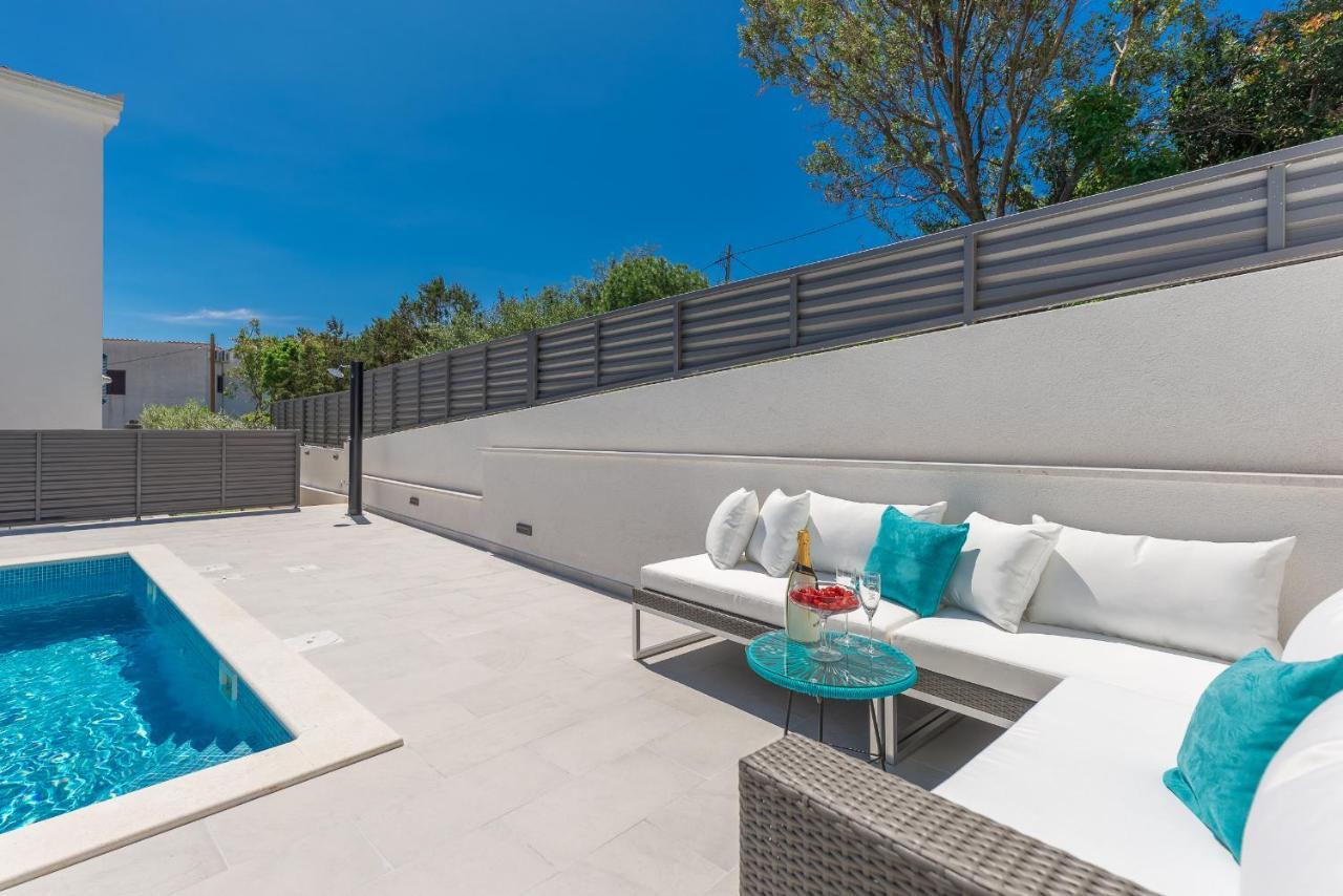 Villa Miholina - With Heated Swimming Pool 特罗吉尔 外观 照片