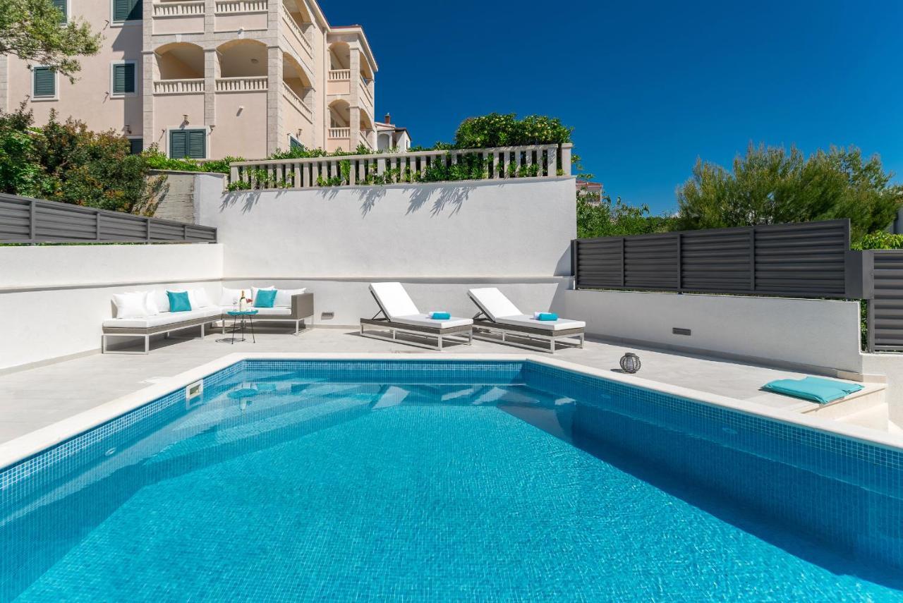 Villa Miholina - With Heated Swimming Pool 特罗吉尔 外观 照片